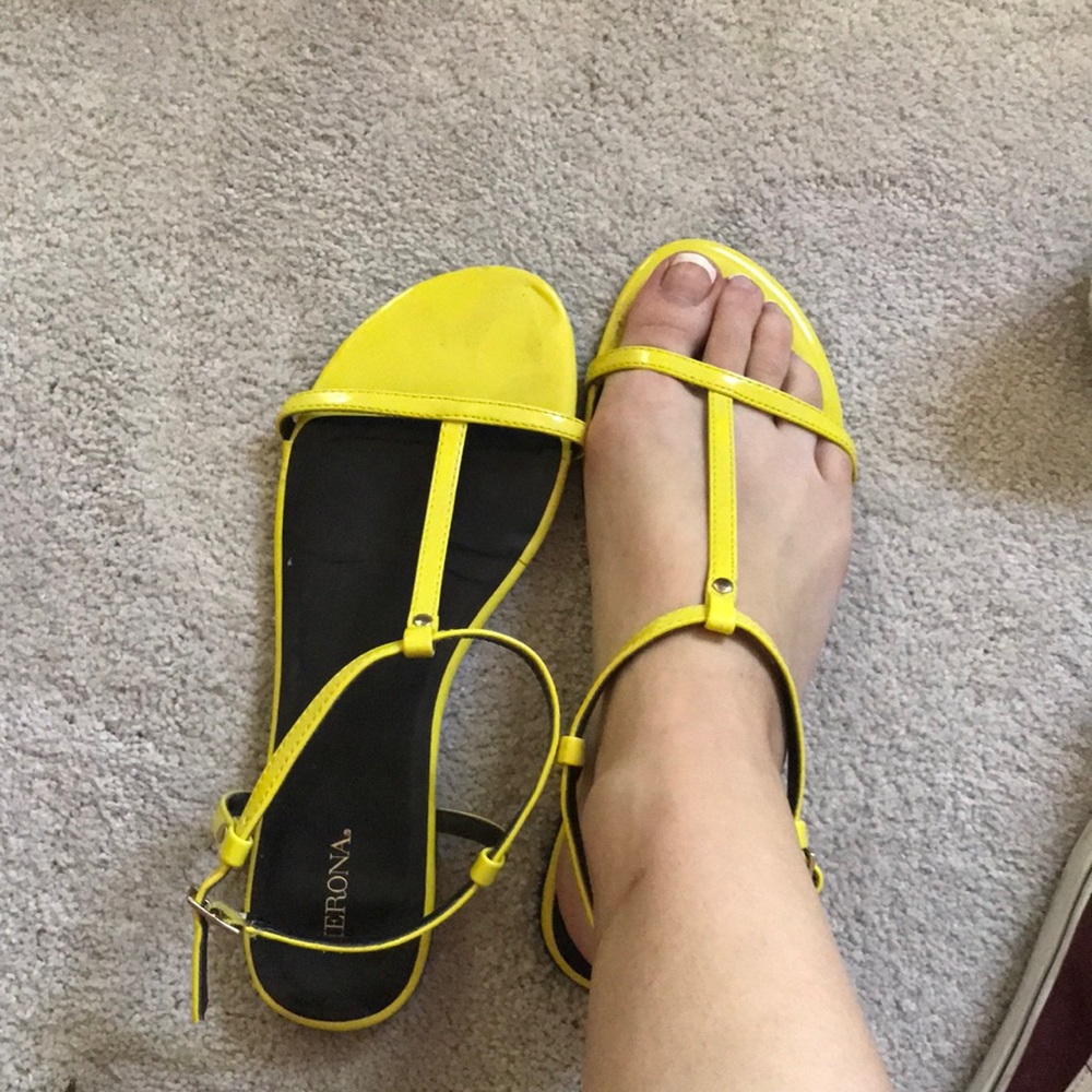 Casual sandals